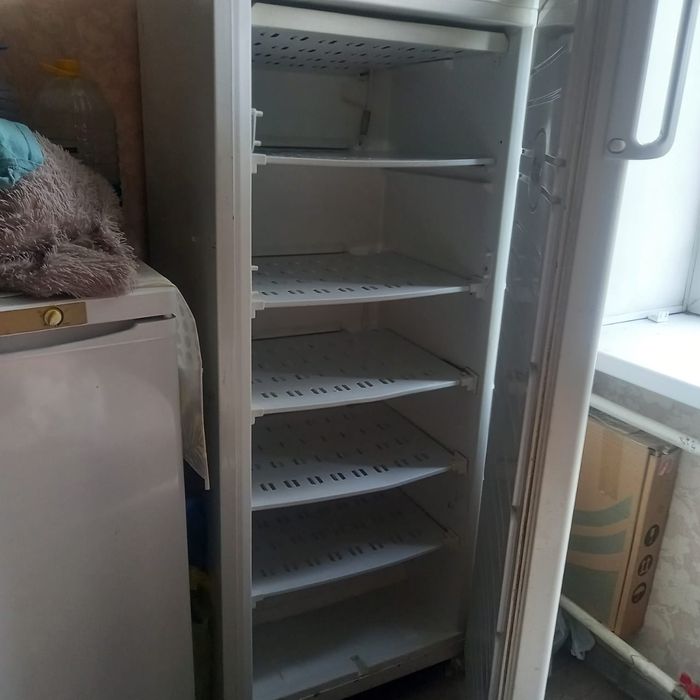Продам морозильную камеру Атлант