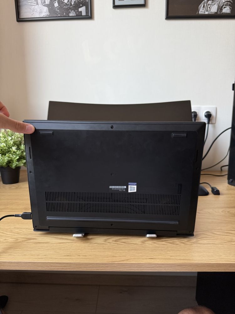 Lenovo ThinkPad X1 Extreme Gen 2 – i7 / 32GB RAM / Windows 11 Pro