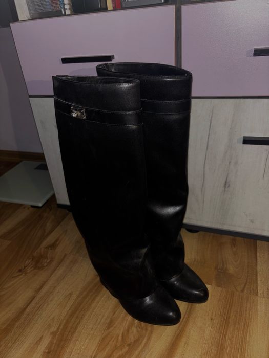 Елегантни Черни Ботуши с ток