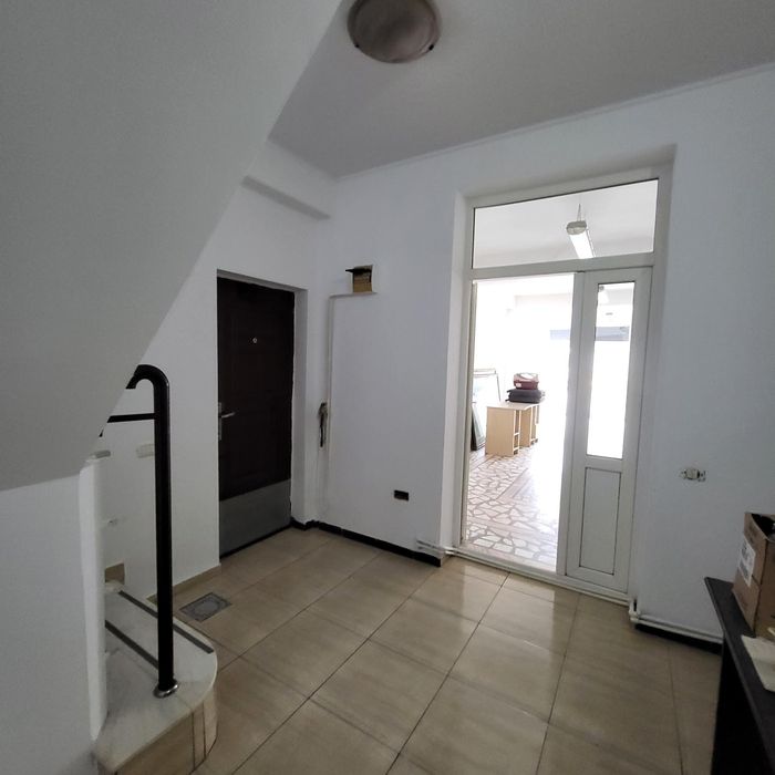 Inchiriere vanzare Spatiu comercial Prelungirea Ferentari 18A