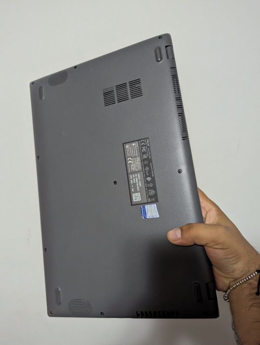 Asus i3 gen 10 , 12gb ram , SSD nvme 256