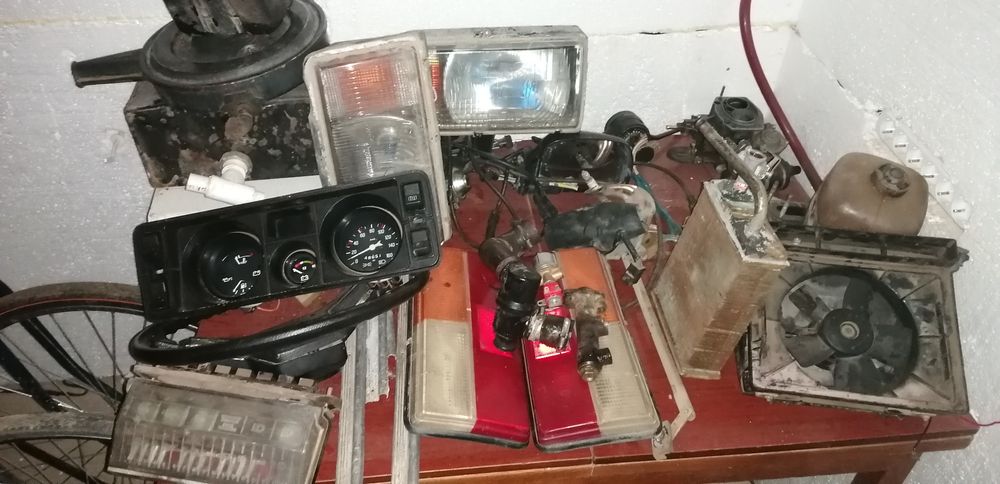 Продам запчасти на Ваз 2107 итд классика (карбюратор)