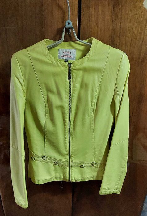 Куртка женская из прессованной кожи