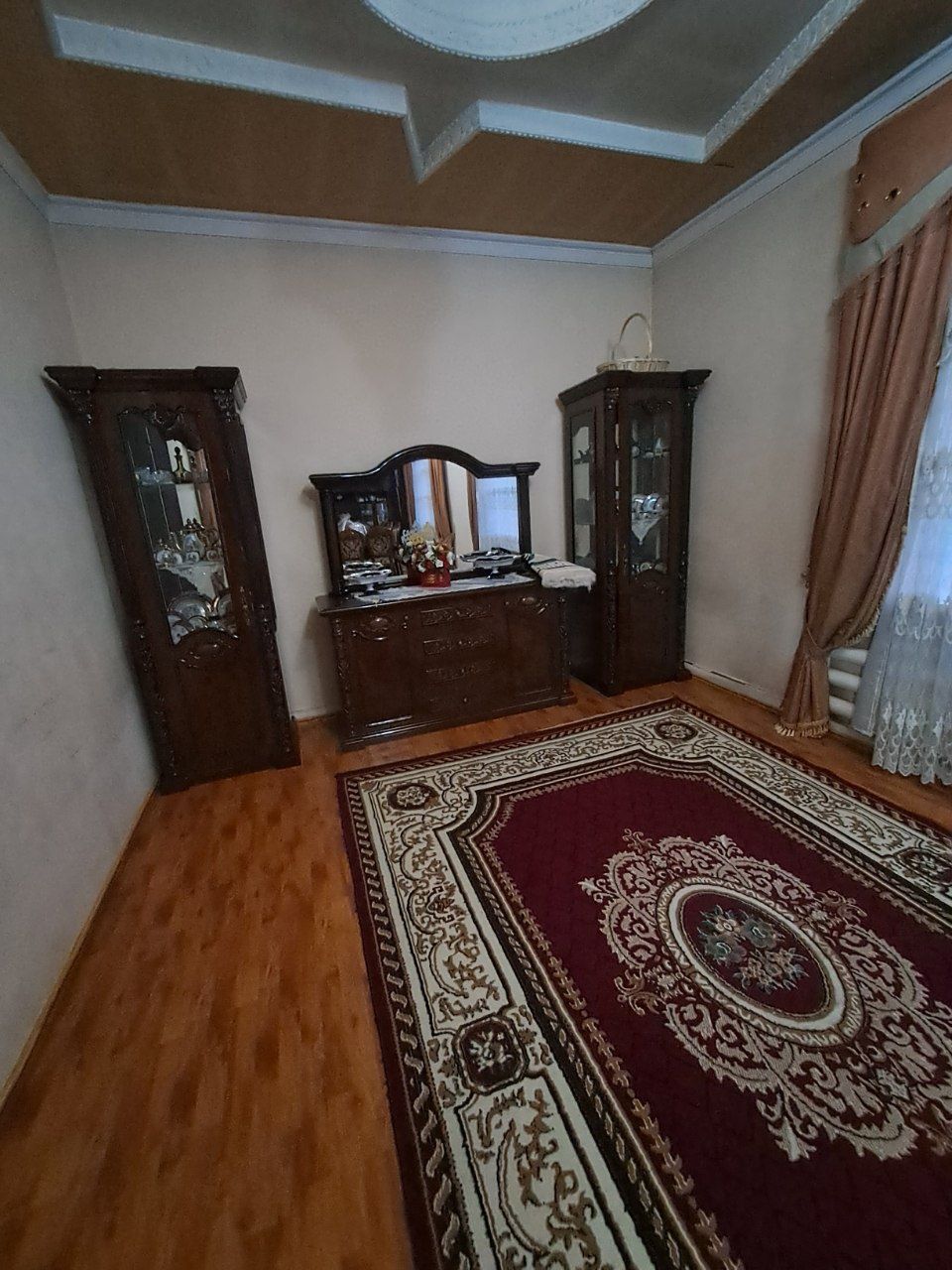 Uchastka sotiladi Xonabodda