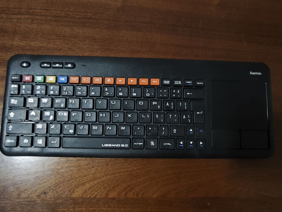 Tastatura wireless cu touchpad Hama uzzano 3.0