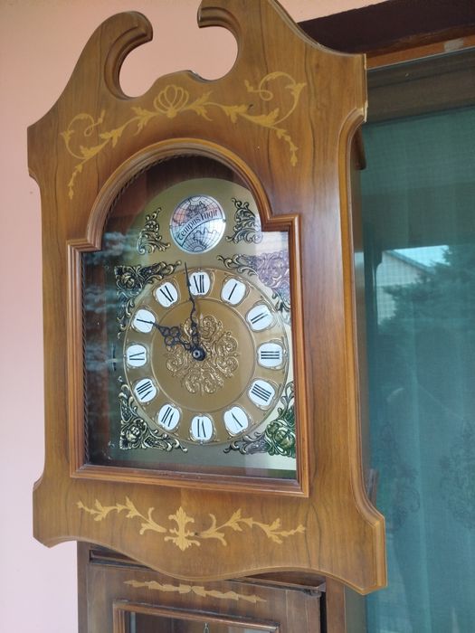 Ceas cu pendul de podea