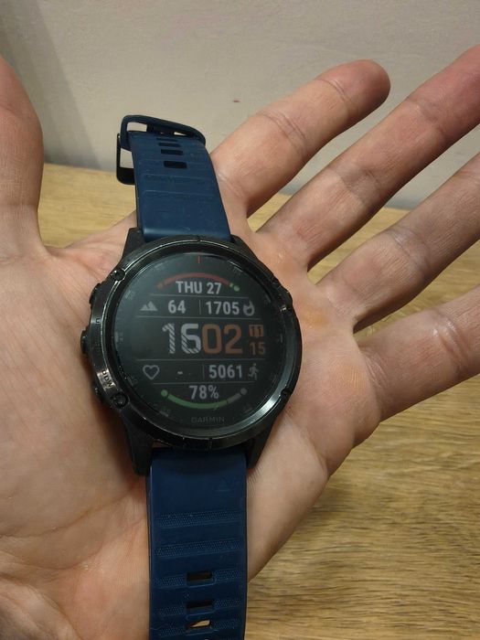Garmin Fēnix 5 Plus Sapphire Edition (Пълен Комплект + Бонуси)