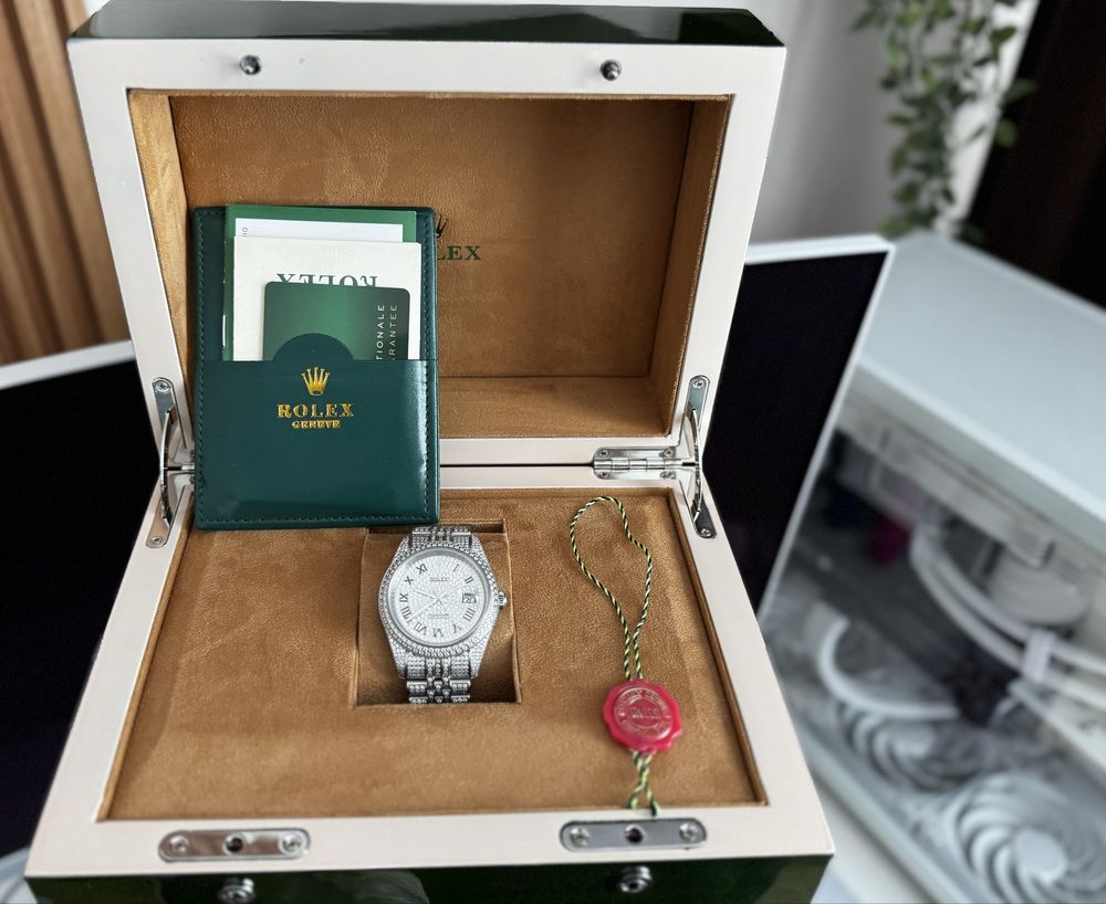 Поръчков Rolex Datejust 41mm мойсанит!