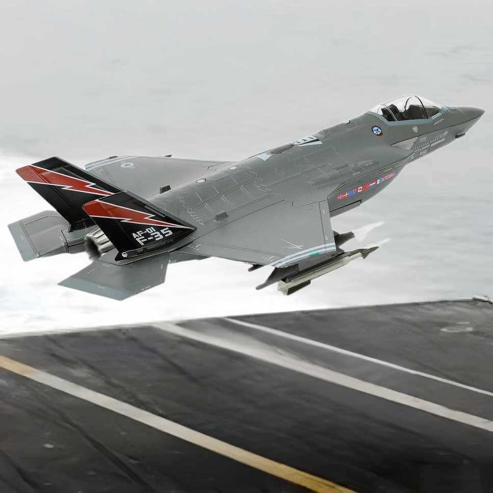Macheta avion metalica F-35A Lightning II scara 1:72 22cm