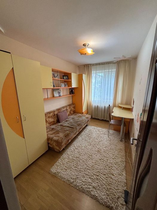 Vand apartament cu 3 camere , 56m2 , zona Spitalului Judetean Zalau