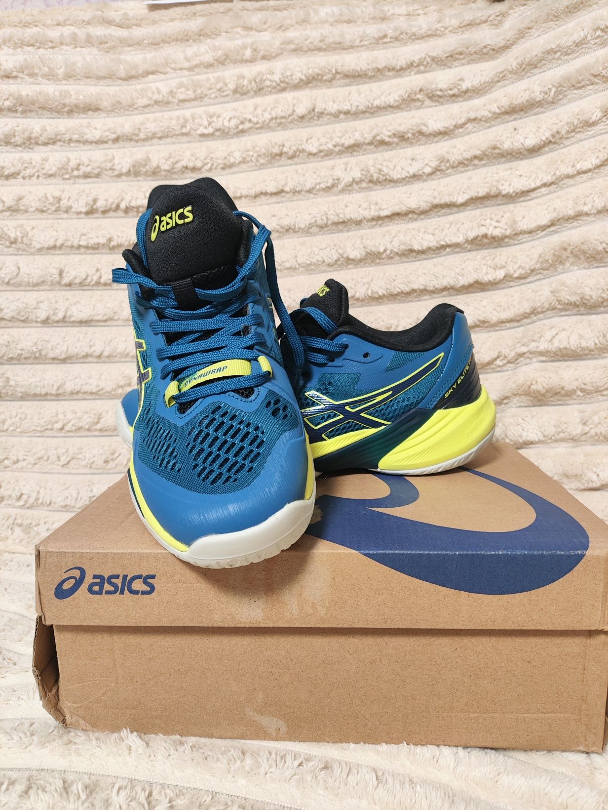 Продам кроссовки Asics Sky Elite FF, 39 размер