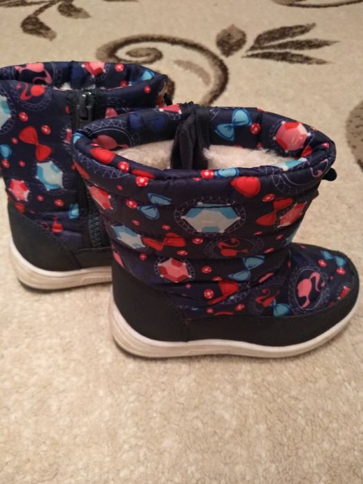 Продам детские сапожки