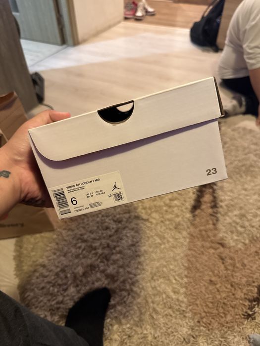Air Jordan 1 mid