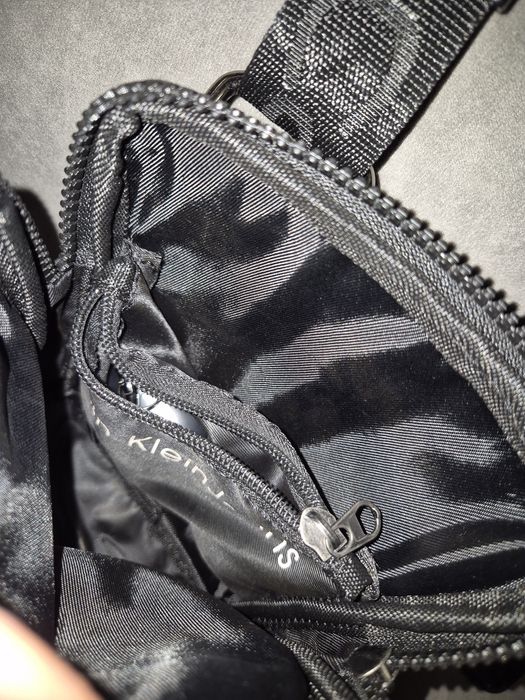 Calvin Klein чанта през рамото