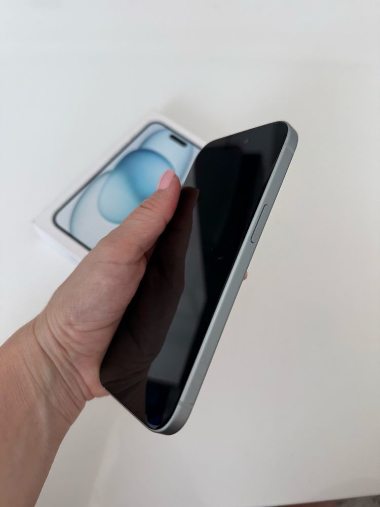 Iphone 15 син 128 GB