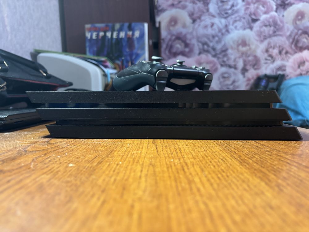 PlayStation 4 pro 1 tbe