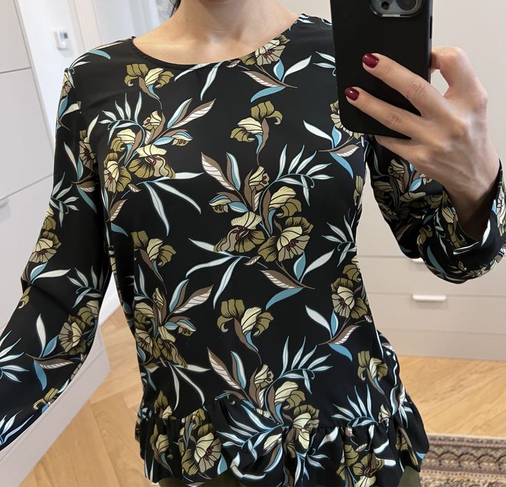 Bluza lejera cu flori