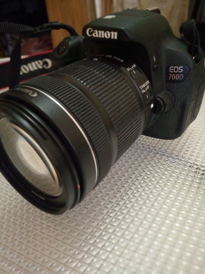 Canon EOS 700 d плюс портретный обьектив