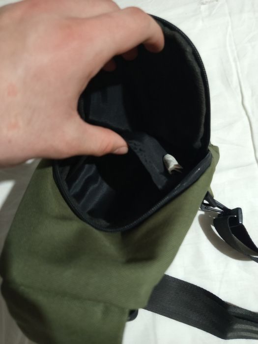 Тъмно зелена чантичка