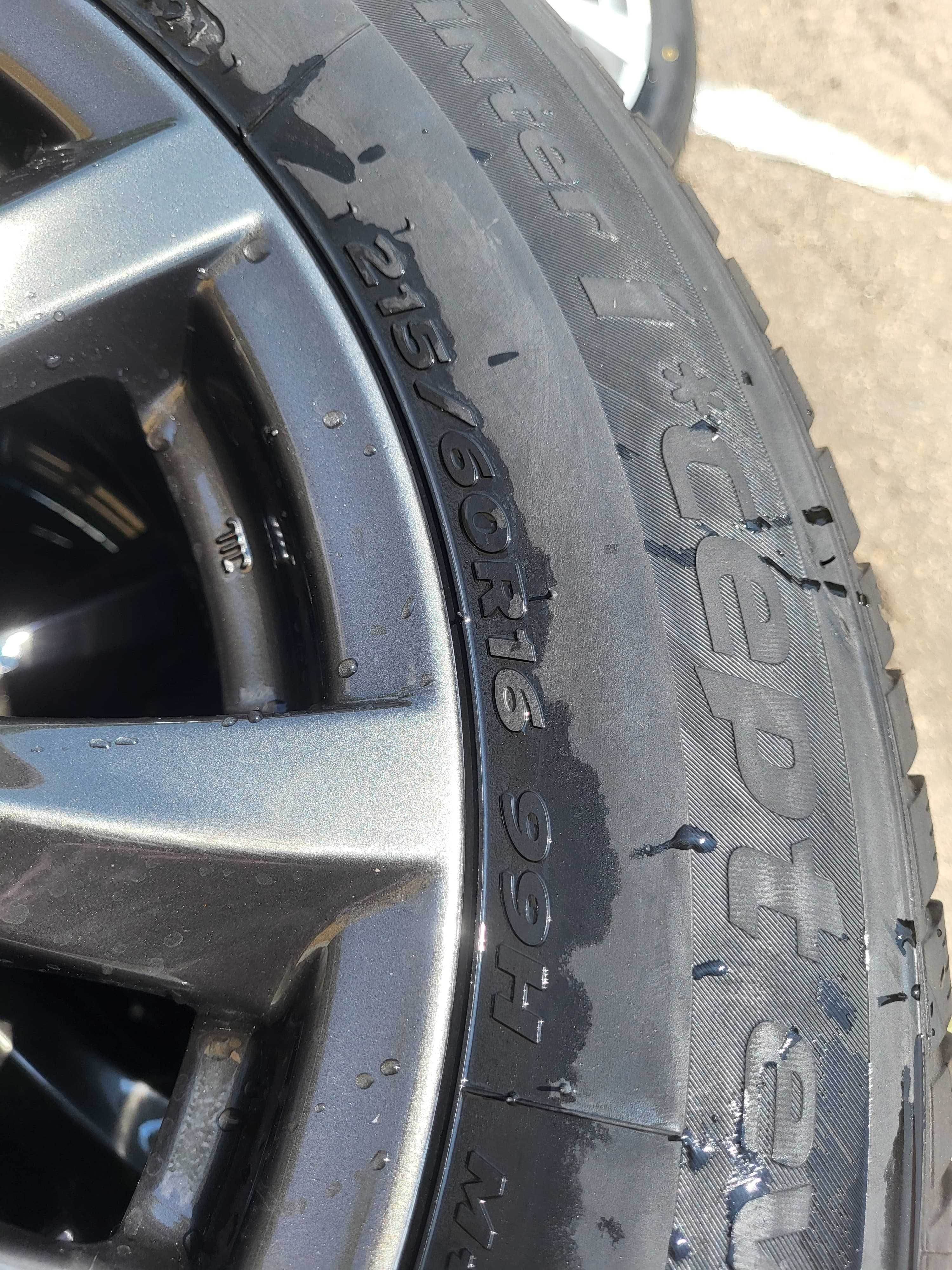 Зимни гуми 215 60 16 HANKOOK Winter Icept Evo2 чисто нови M+S