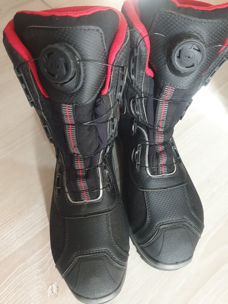 Bocanci  Protecție 43 Red Wing Boa noi