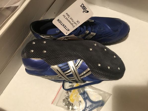 Asics No40,5 нови