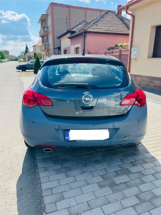 Opel Astra J 2011, 1.4 Benzina+GPL