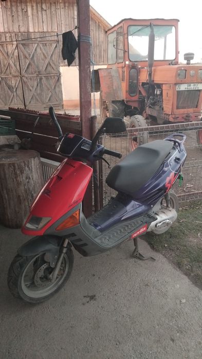 Vând un scuter aprilia