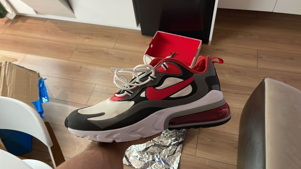 Маратонки NIKE различни модели.