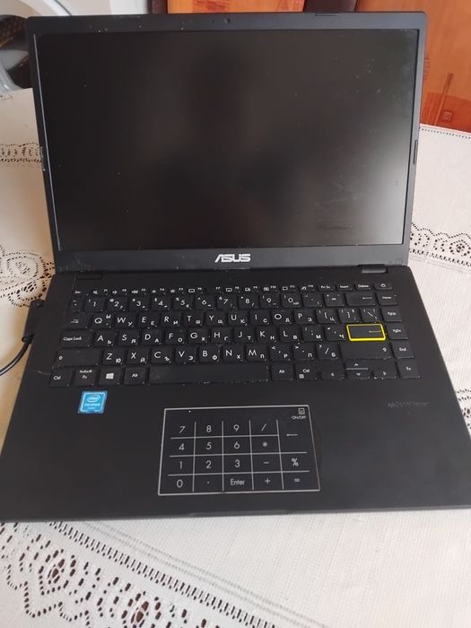 Лаптоп ASUS Vivobook E410MA 14 инча