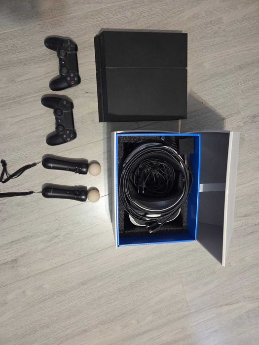 Vand PS4 2 controlere si kit VR1
