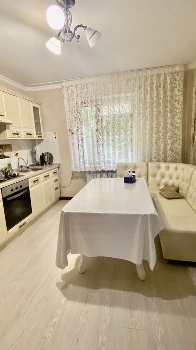 Продам мягкий уголок очень удобный и красивый , бежевого цвета.