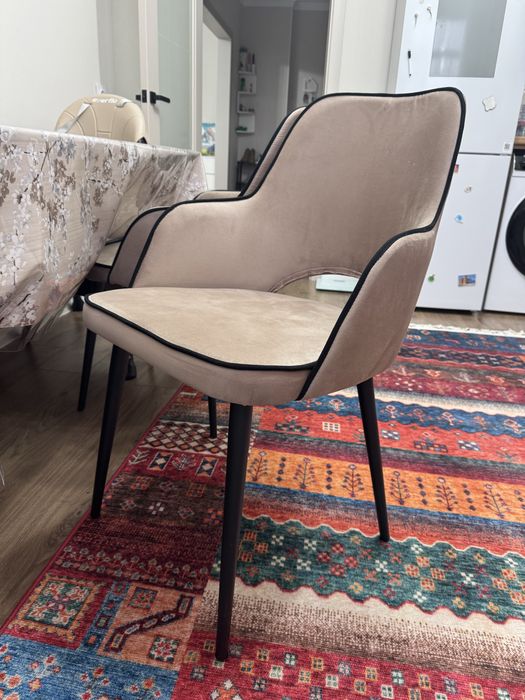 Срочно продам стулья