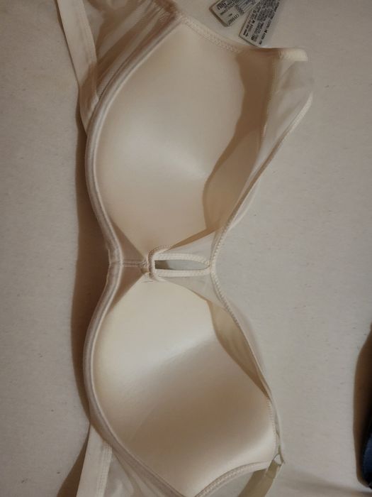 Сутиени - 85C до 95D