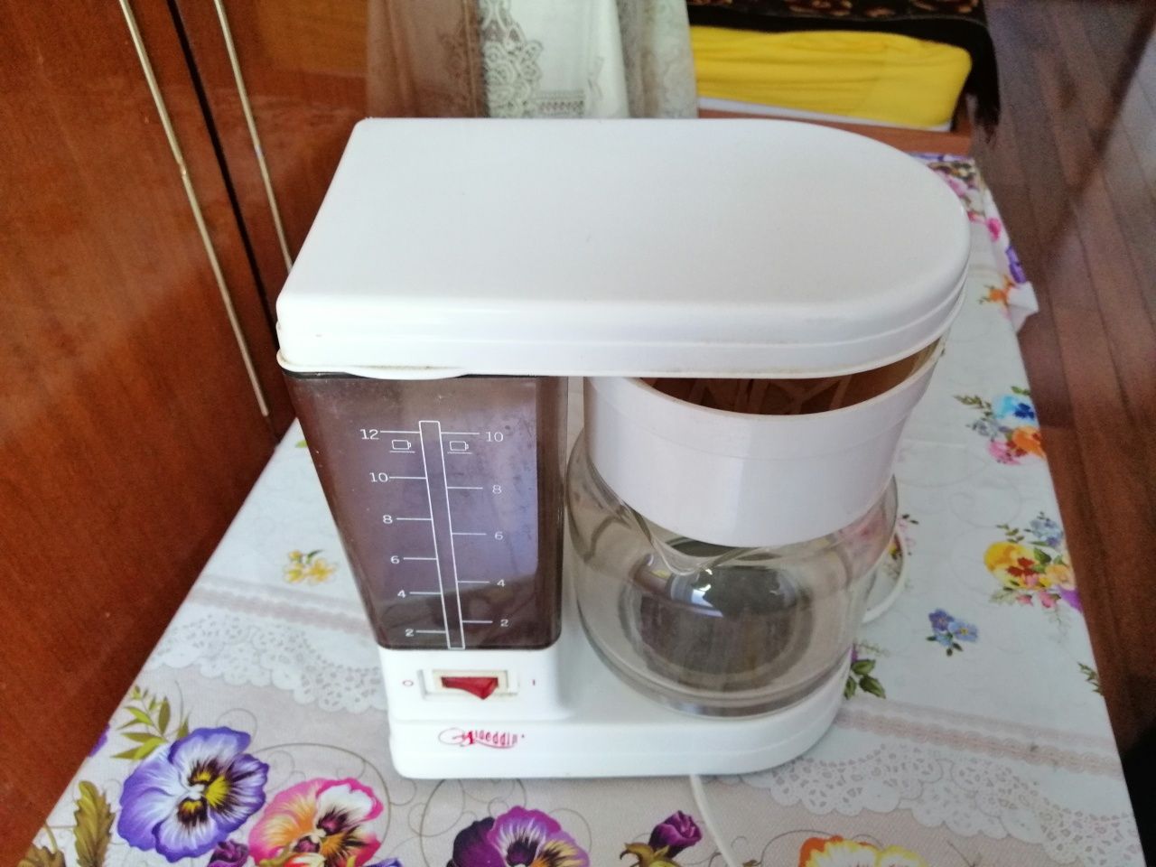 Aparat de cafea într-o stare bună