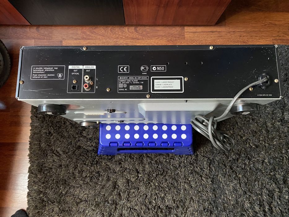 Vand Compact disc player Sony cu 5 CD-uri