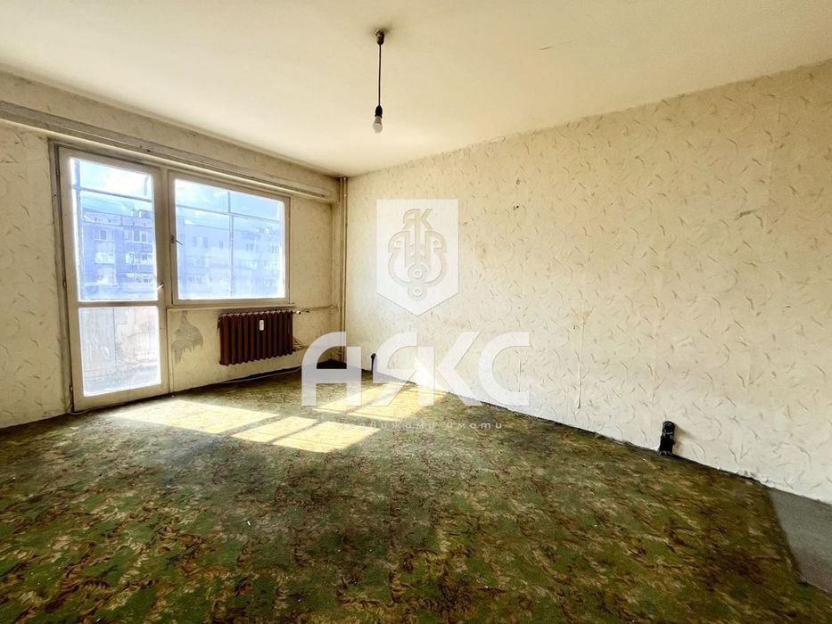 Двустаен апартамент в кв. Борово