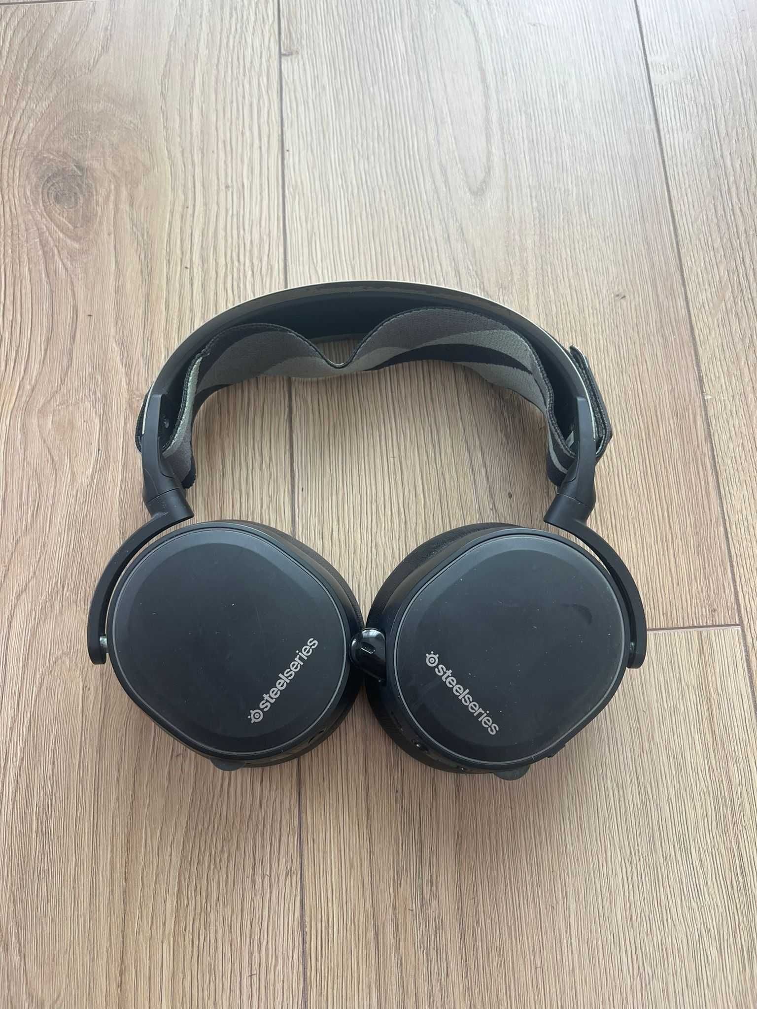 Casti Steelseries Arctis 7 si GameDAC