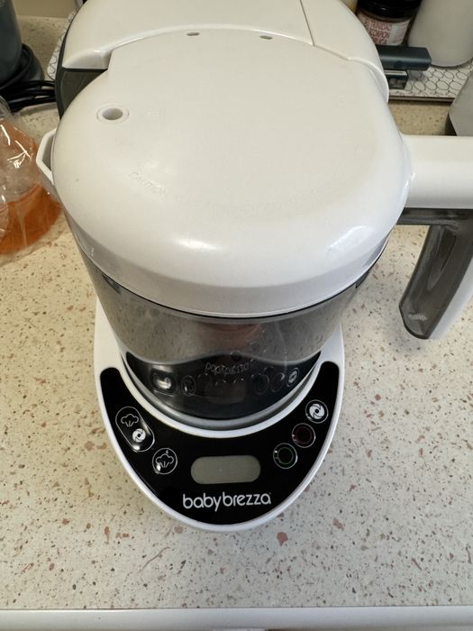 Baby Brezza food maker Deluxe