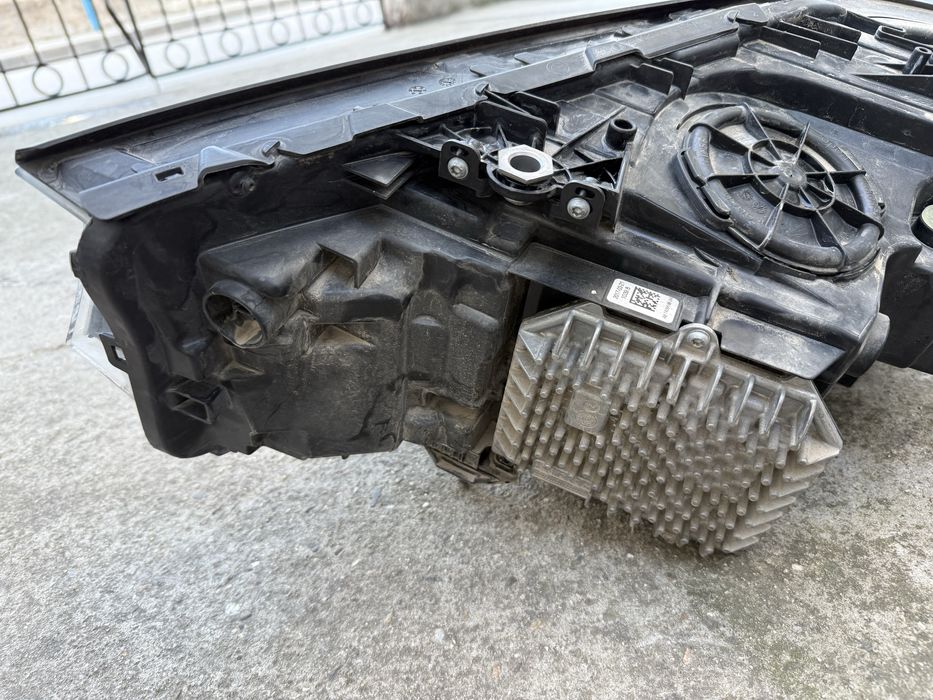 Оборудван Бмв г30 адаптив лед фар десен оборудван