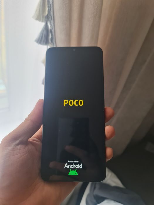 Poco c61 почти новая