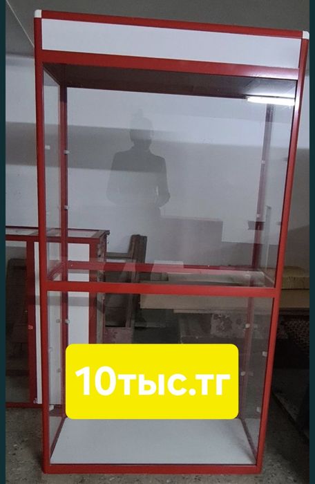 Продам витрины б/у,металопластик