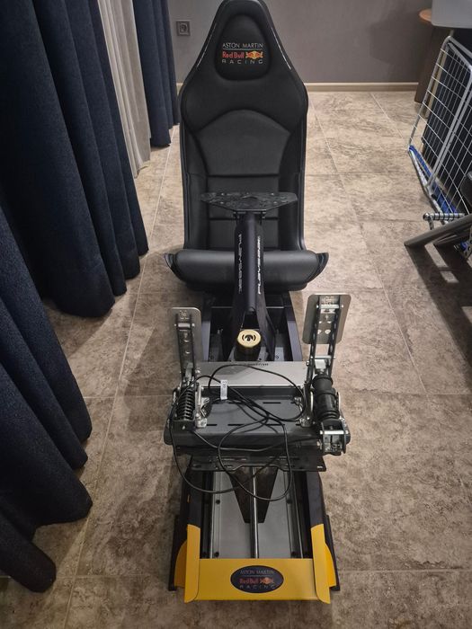 Седалка за симулатор Red Bull