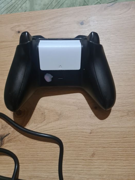 Xbox one 500gb с контролер и игра fallout 4