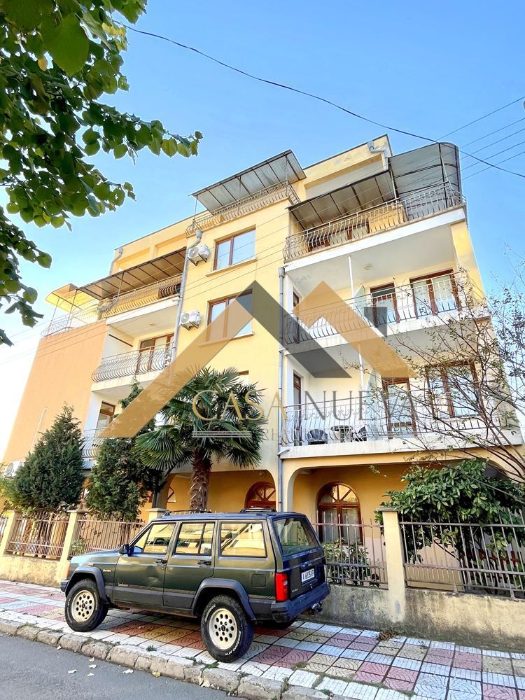 Продава се Къща в Приморско - 764 кв.м за 720 €/кв.м - Снимка #3