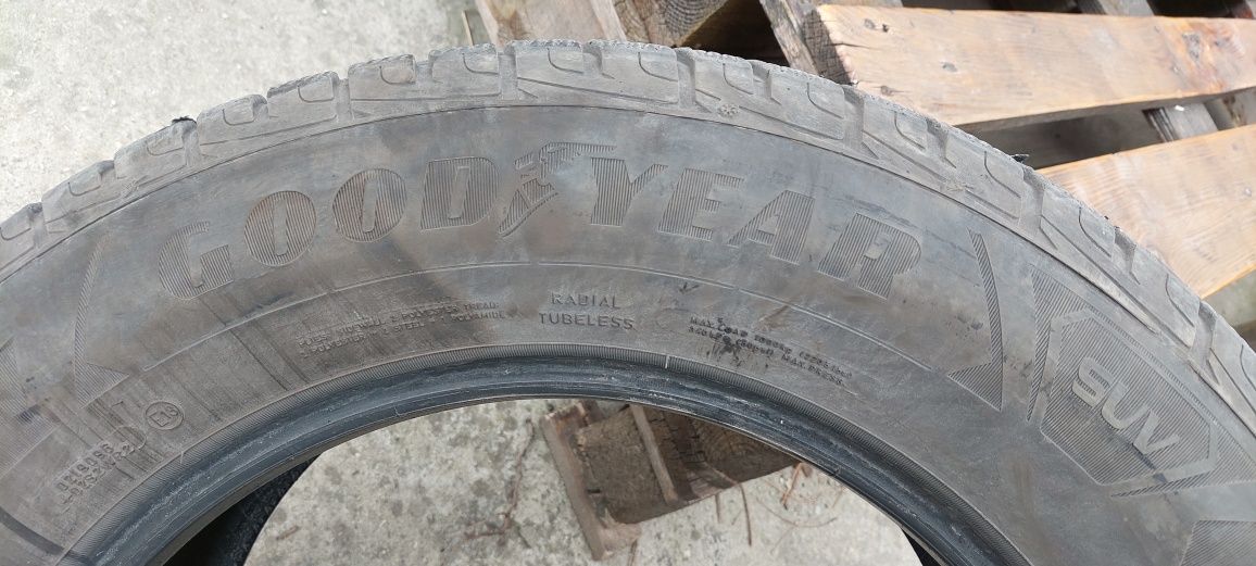 Зимни гуми Good year 235/65 R17