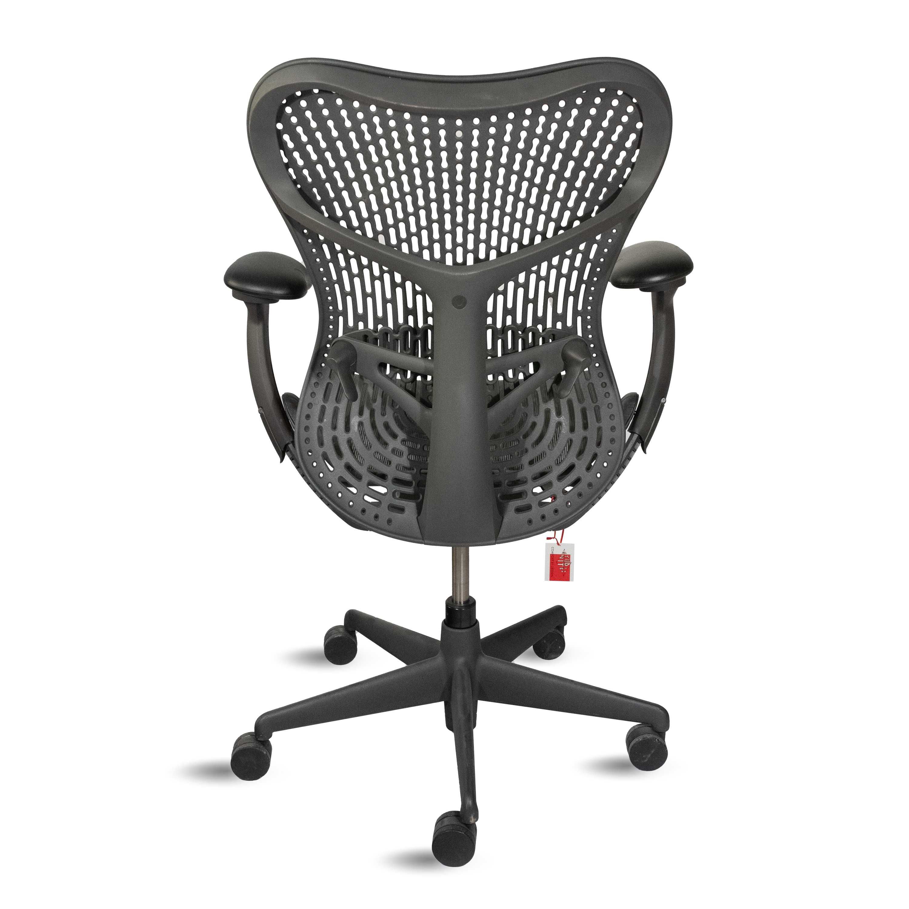 Ремонтиран офис стол Herman Miller Mirra 2