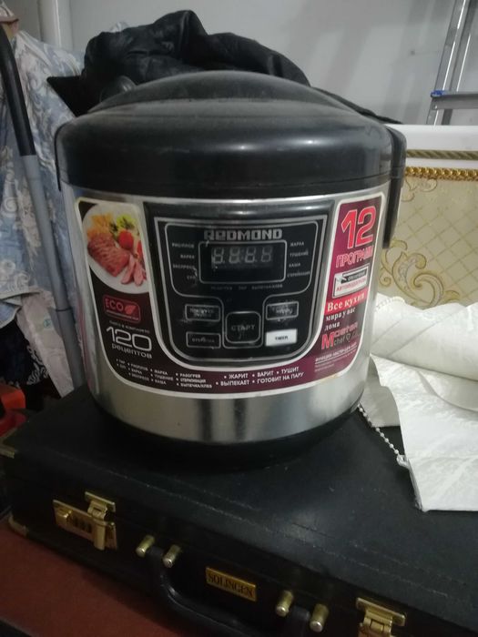 Мультиварка в рабочем состоянии