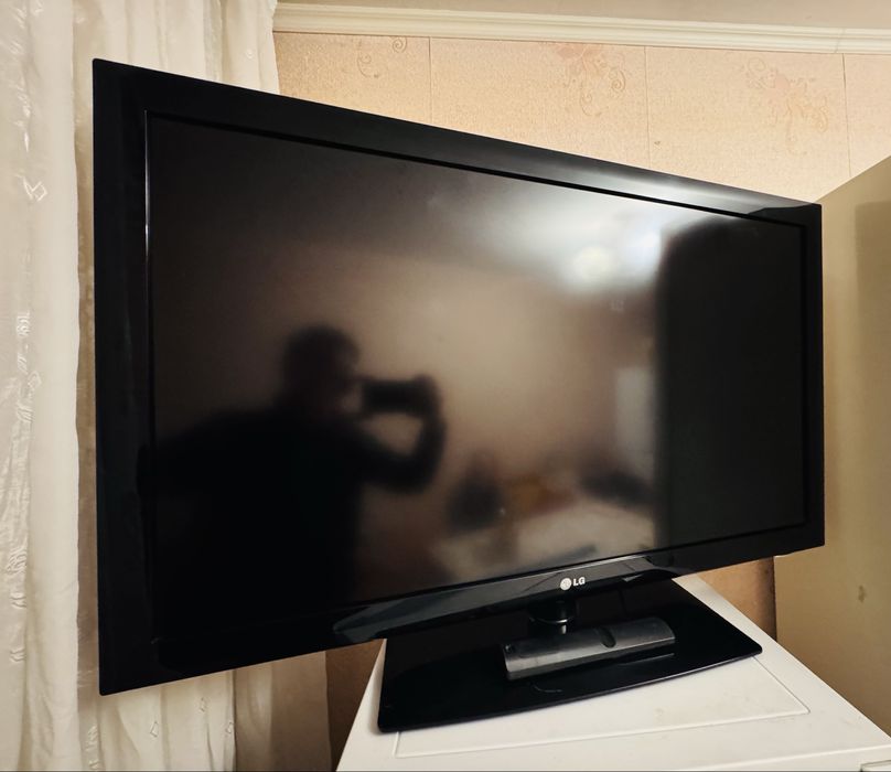 Продам большой телевизор LG могу доставить
