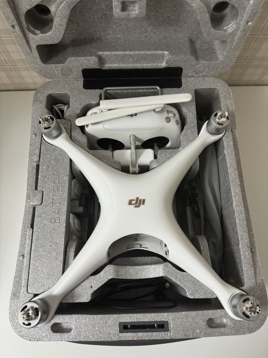 Продам дрон Dji Phantom 4 pro v2.0